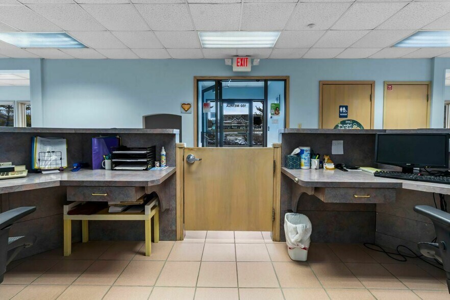 More Photos Of 150 Mensa Dr, Noblesville Office For Sale