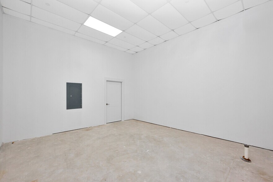 More Photos Of 1080 New York Ave, Huntington Station Apartments For Lease