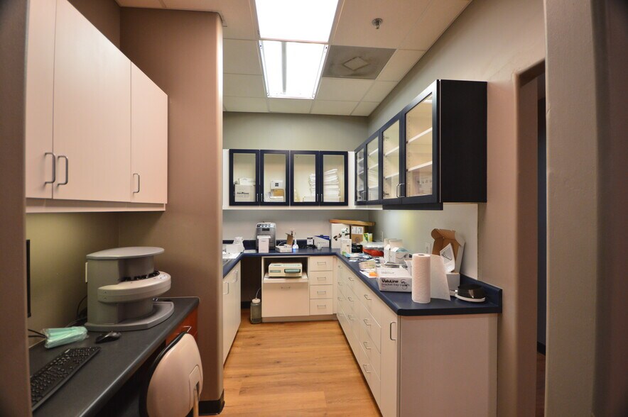 More Photos Of 13575 W Indian School Rd, Litchfield Park Medical For Sale