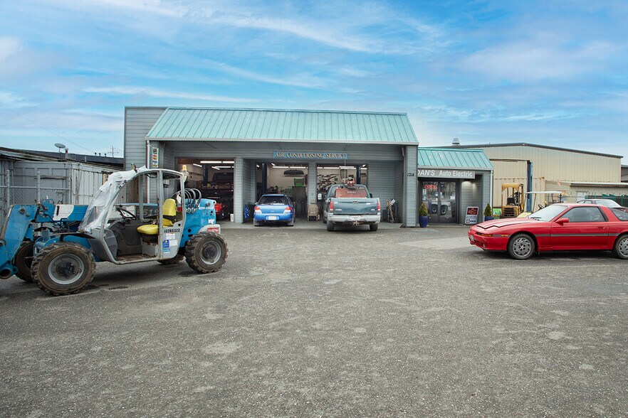 More Photos Of 1314 Broadway, Eureka Auto Repair For Sale