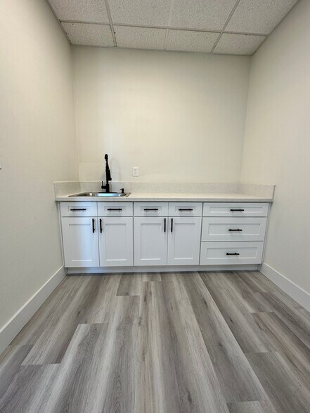 More Photos Of 3027 E Sunset Rd, Las Vegas Office Residential For Lease