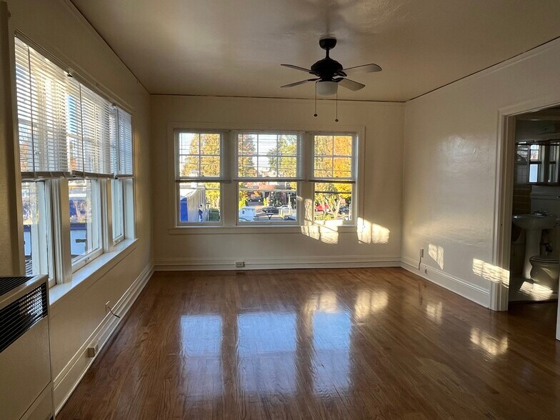 More Photos Of 2062 NW Marshall St, Portland Apartments For Sale