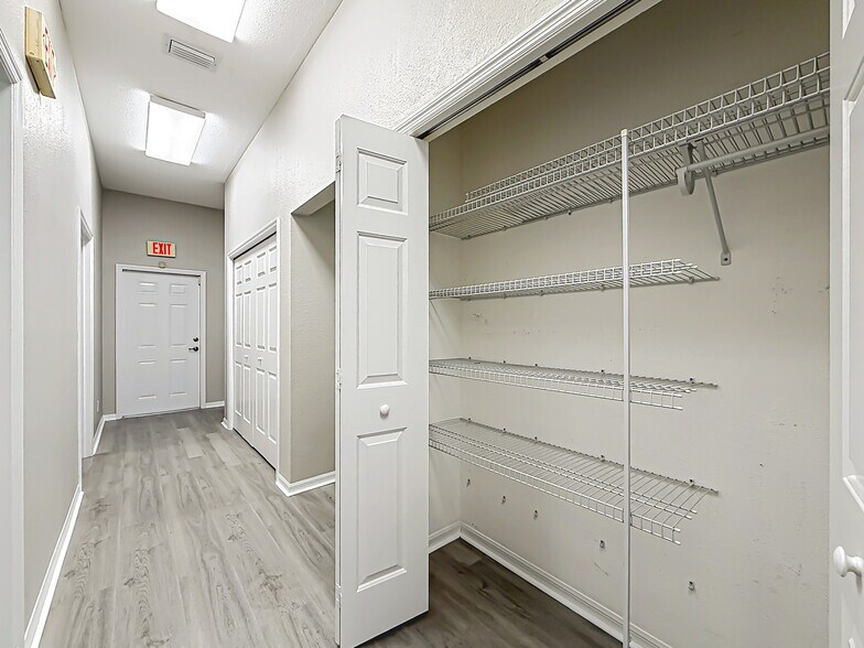 More Photos Of 15151 S US Highway 441, Summerfield Medical For Sale