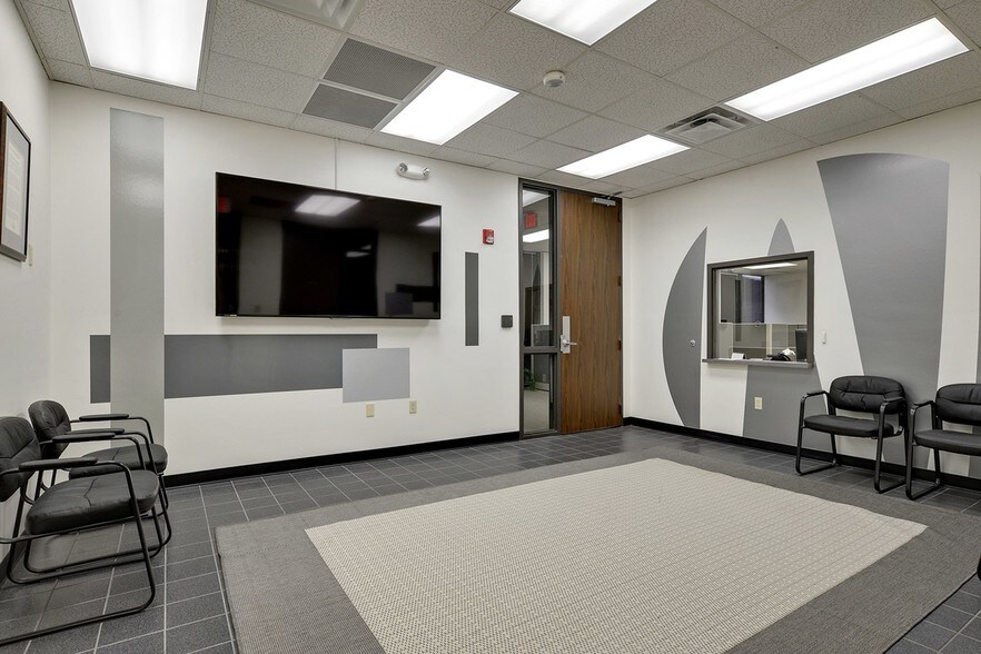 More Photos Of 4354 S Sherwood Forest Blvd, Baton Rouge Office For Lease