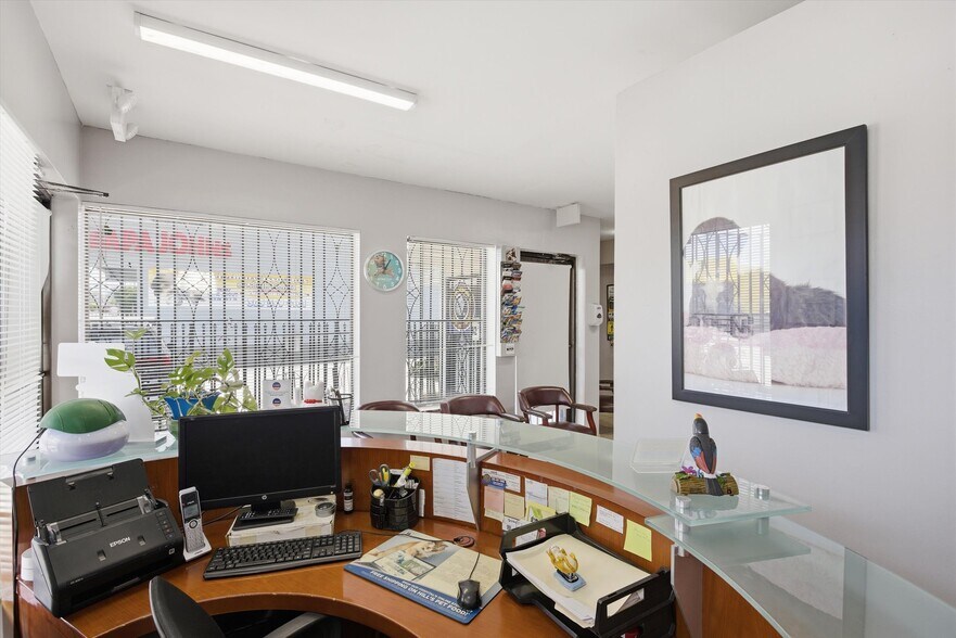 More Photos Of 3240 NW 7th St, Miami Office For Sale