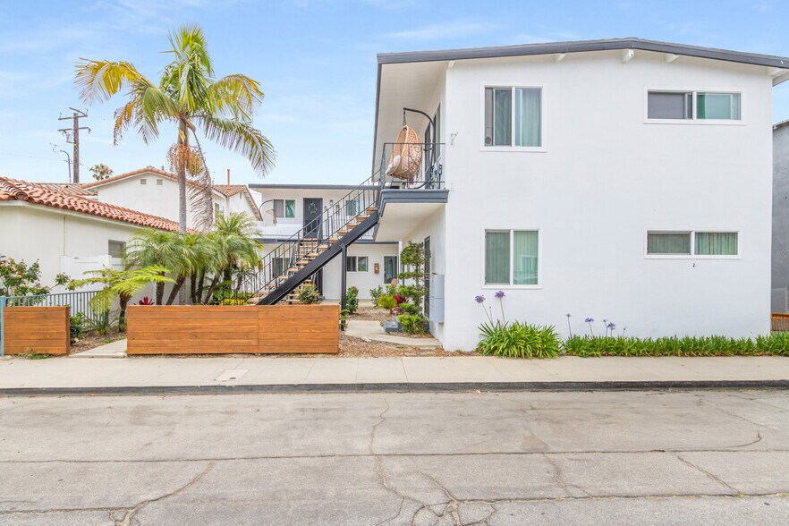More Photos Of 25 Bennett Ave, Long Beach Apartments For Sale