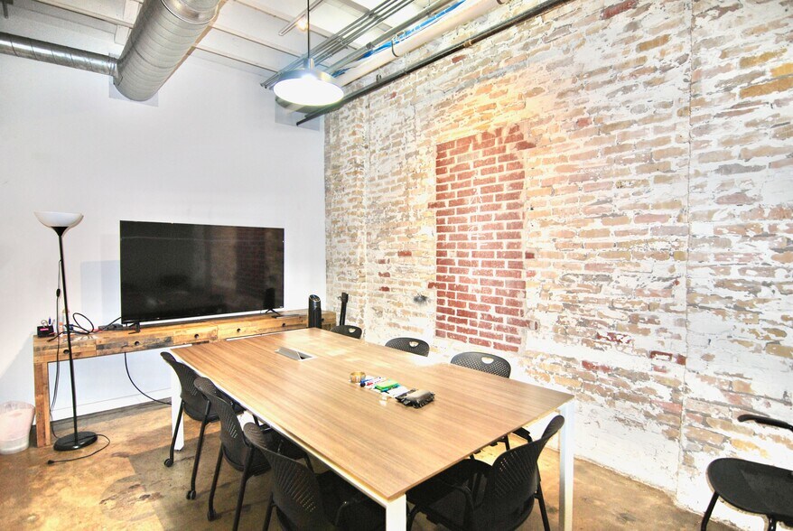More Photos Of 1101 E 6th St, Austin Loft Creative Space For Lease