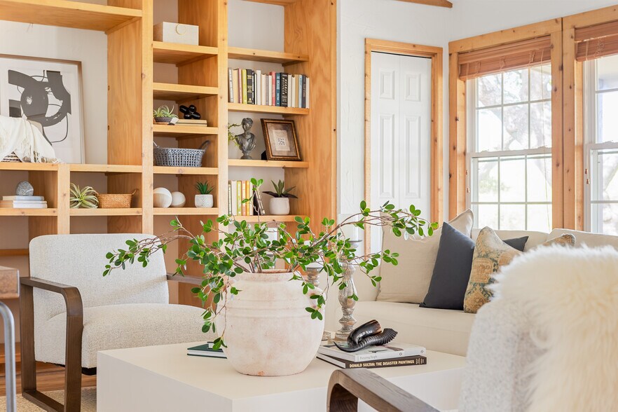 More Photos Of 9695 US-290 Hwy, Hye Land For Sale