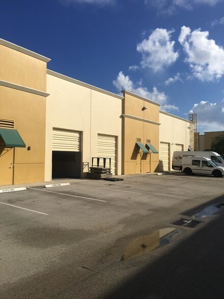 More Photos Of 10388 State Road 84, Davie Warehouse For Lease