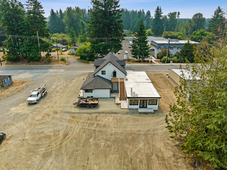 More Photos Of 24306 Roberts Dr, Black Diamond Restaurant For Sale