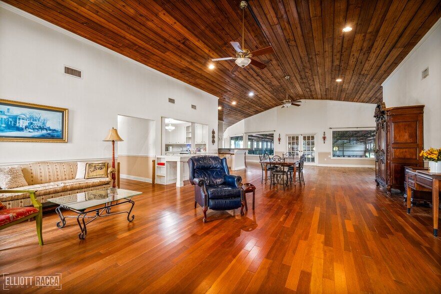 More Photos Of 1785 Old River Rd, Natchitoches Light Manufacturing For Sale