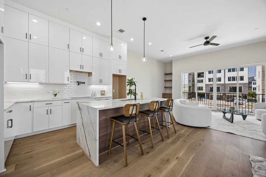 More Photos Of 5821 Winsome Ln, Houston Apartments For Sale