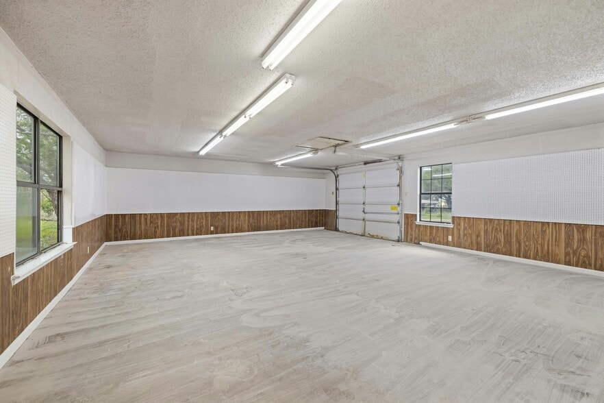 More Photos Of 3220 Farm-To-Market 2086, Temple Distribution For Lease
