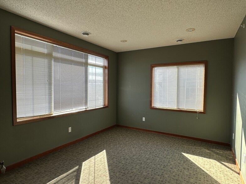 More Photos Of 7945 Stone Creek Dr, Chanhassen Medical For Sale