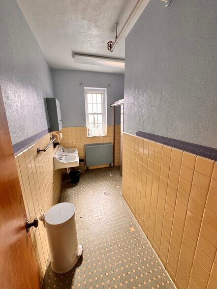 More Photos Of 618 Roswell NW Rd, Carrollton Healthcare For Sale