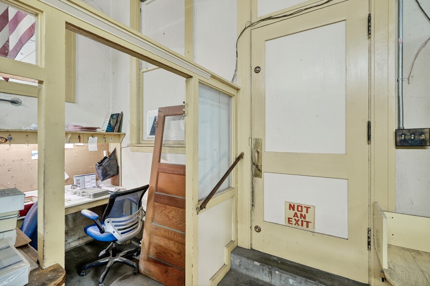 More Photos Of 360-362 Central Ave, Fillmore Storefront For Sale