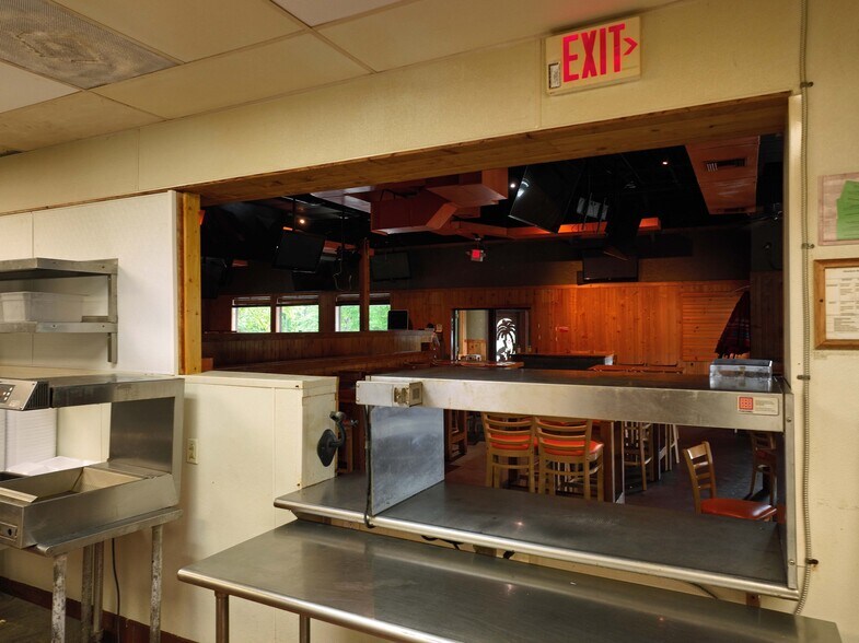 More Photos Of 5195 Fernandina Rd, Harbison Restaurant For Sale