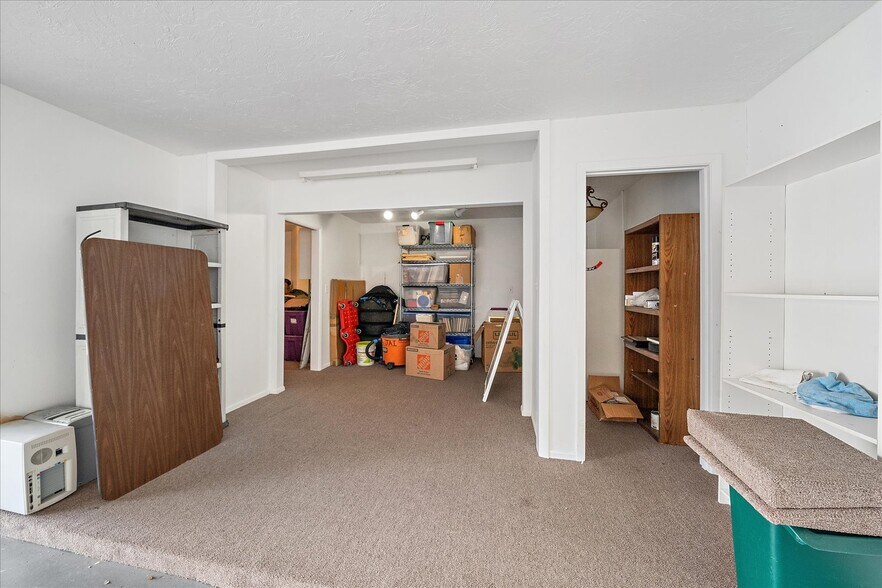 More Photos Of 2072-2074 Constitution Blvd, Sarasota Office For Sale