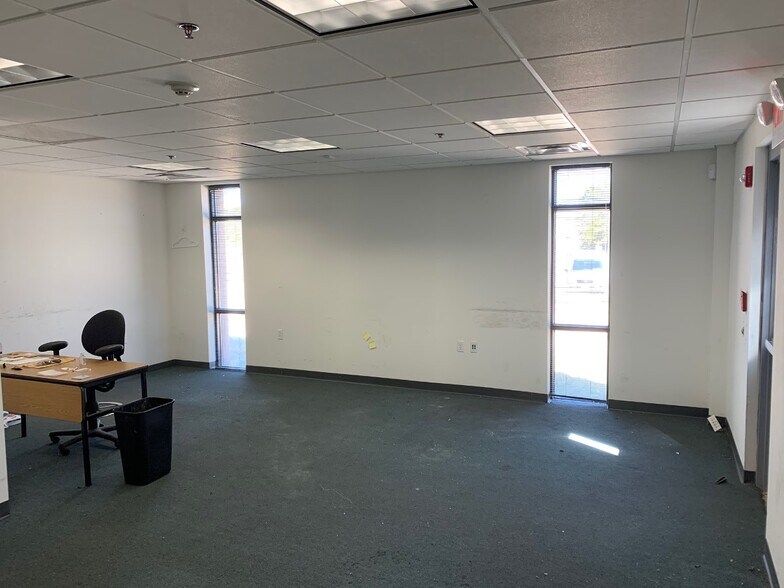 More Photos Of 200 W Parkway Dr, Egg Harbor Township Warehouse For Lease