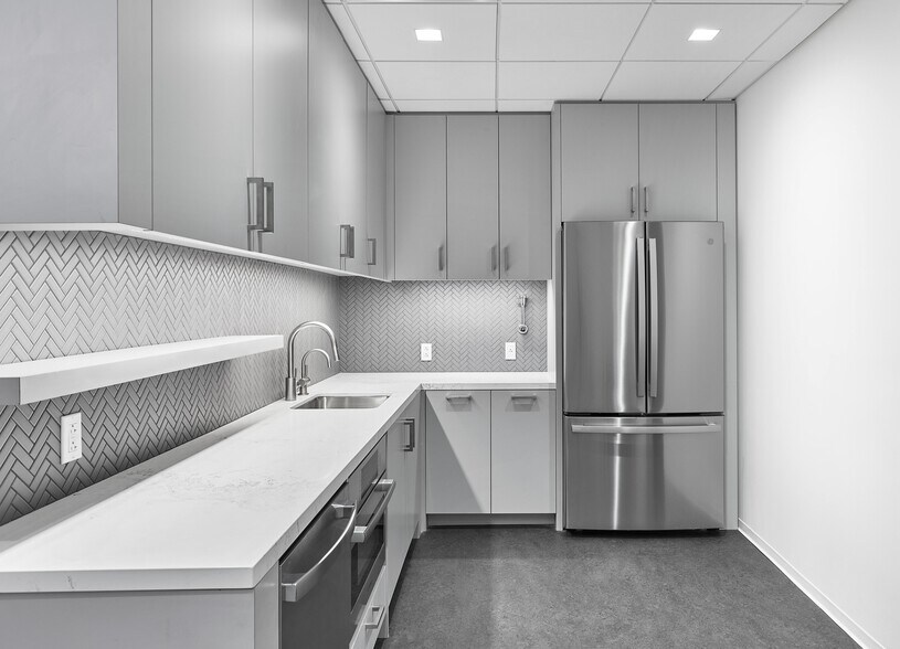 More Photos Of 675 Third Ave, New York Office For Lease