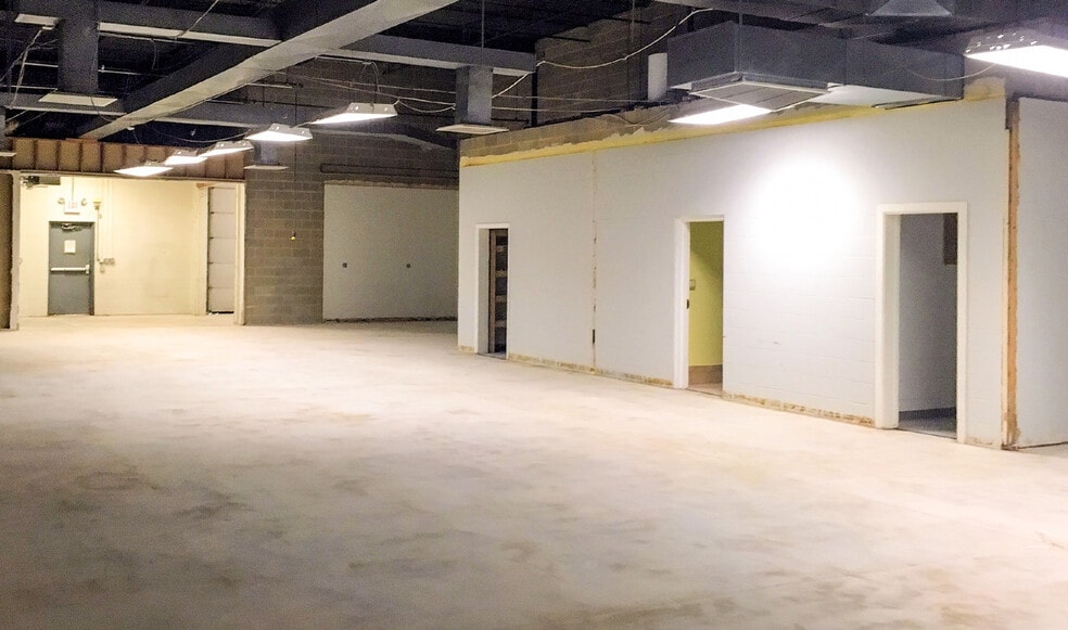 More Photos Of 631-641 Lowther Rd, Lewisberry Warehouse For Lease