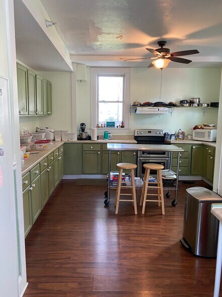 More Photos Of 304 15th St W, Bradenton Hospitality For Sale