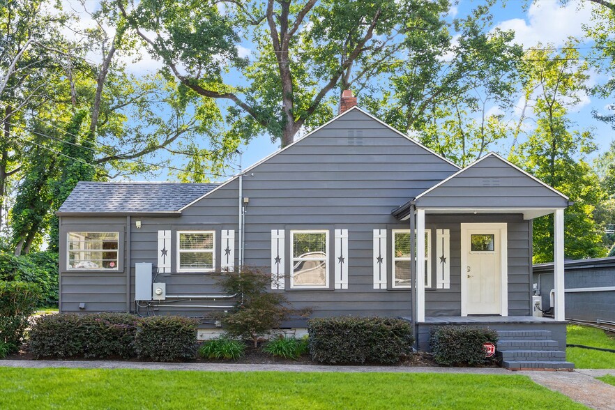 More Photos Of 8140 Mount Holly Rd, Charlotte General Retail For Sale