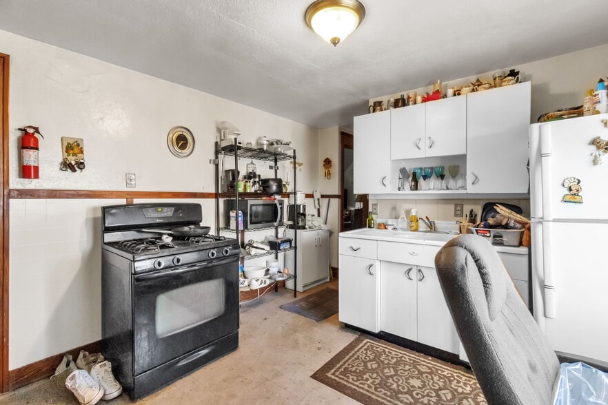 More Photos Of 2519 William St, Buffalo General Retail For Sale