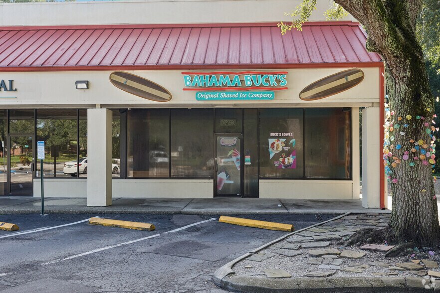 More Photos Of 8525-8549 Gunn Hwy, Odessa Unknown For Lease