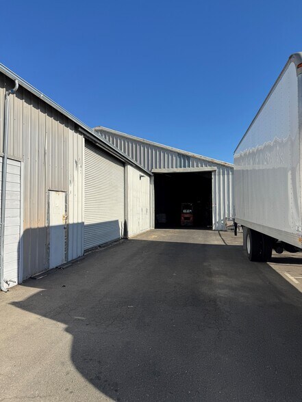 More Photos Of 496 Hester St, San Leandro Warehouse For Lease