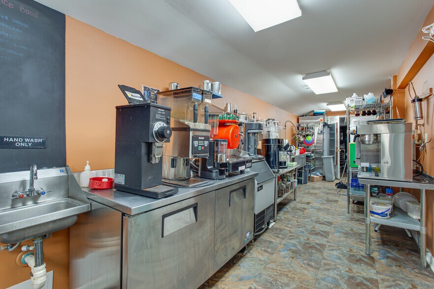 More Photos Of 12133 Neale Sound Dr, Cobb Island Restaurant For Sale