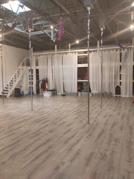 More Photos Of 6655 Arapahoe Rd, Boulder Warehouse For Lease