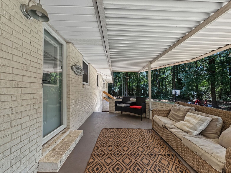 More Photos Of 5602 Highway 69 N, Northport Flex For Sale