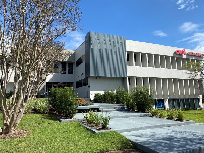 More Photos Of 7410 Northside Dr, North Charleston Medical For Lease