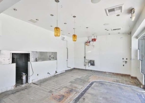 More Photos Of 414 N La Cienega Blvd, Los Angeles Restaurant For Sale