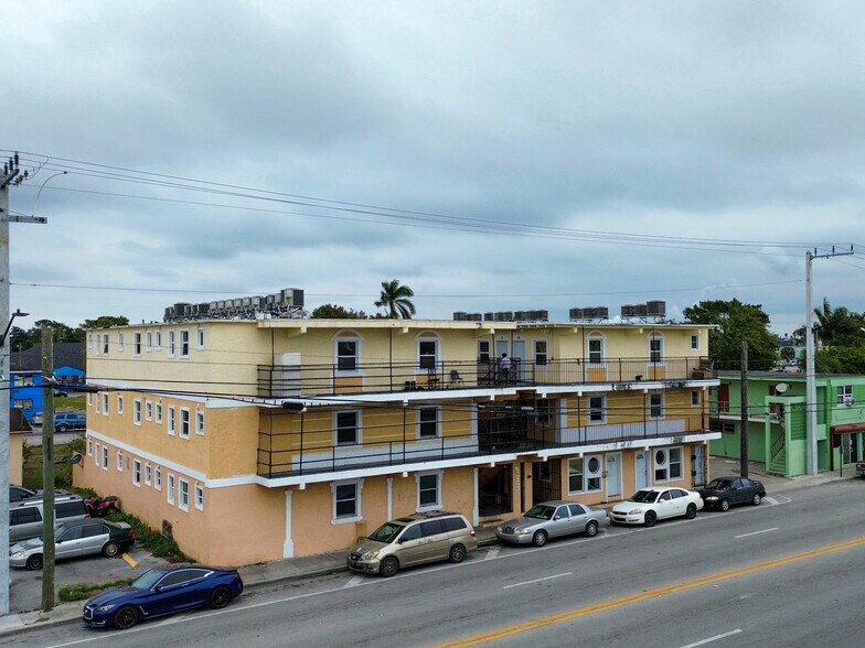 More Photos Of 733 Dr Martin Luther King Jr Blvd W, Belle Glade Apartments For Sale