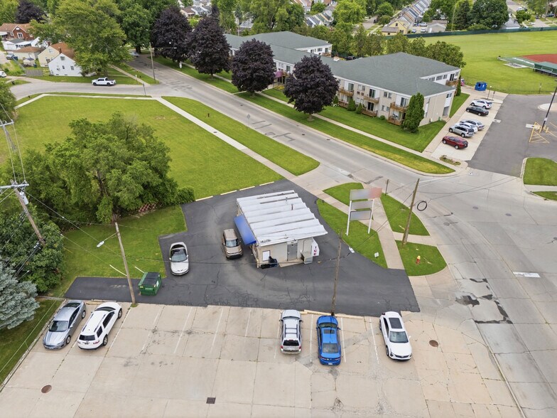 More Photos Of 14650 Champaign Rd, Allen Park General Retail For Sale