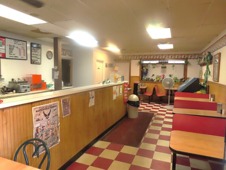 More Photos Of 275 Main St, Saegertown Storefront Retail Residential For Sale