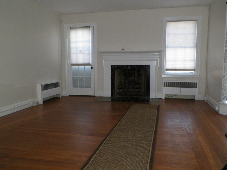 More Photos Of 24 Newport Ave, Pawtucket Office Residential For Sale