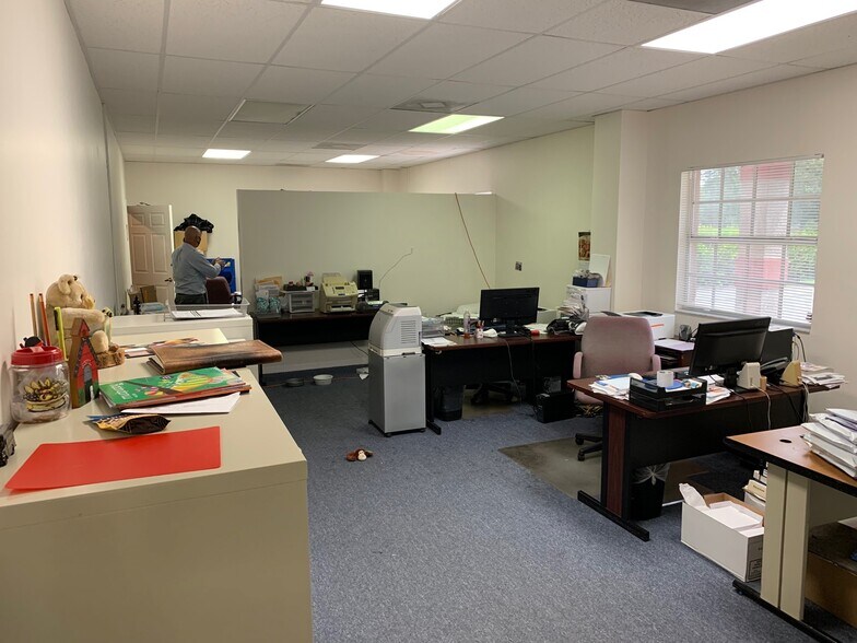 More Photos Of 5750 Zip Dr, Fort Myers Warehouse For Sale