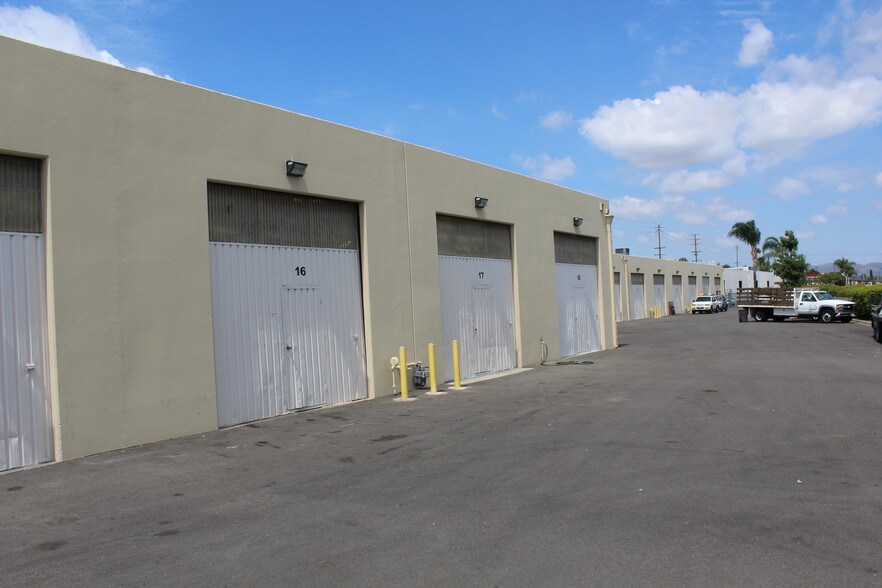 More Photos Of 350 E Orangethorpe Ave, Placentia Warehouse For Lease