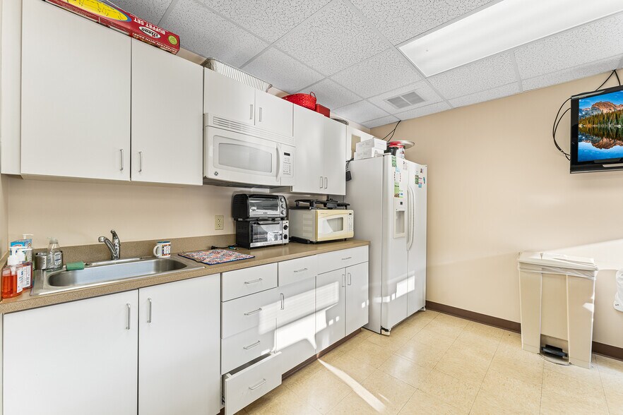 More Photos Of 1206 W Sherman Ave, Vineland Medical For Sale