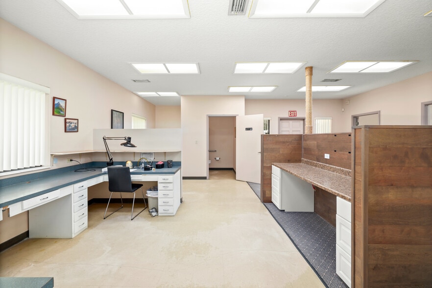 More Photos Of 943 Cesery Blvd, Jacksonville Medical For Sale