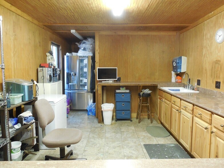 More Photos Of 10884 Nc Highway 105 S, Banner Elk Freestanding For Sale