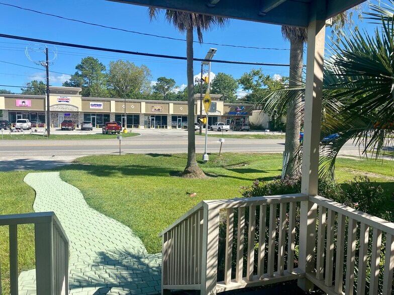 More Photos Of 424 Grand Ave, Bacliff Office For Sale
