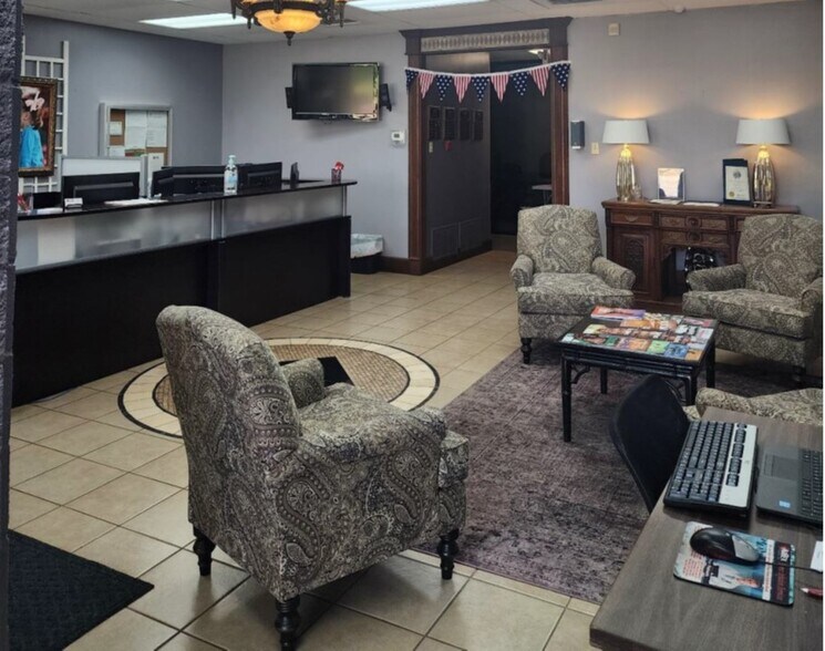More Photos Of 9846 State Highway 31 E, Tyler Medical For Sale