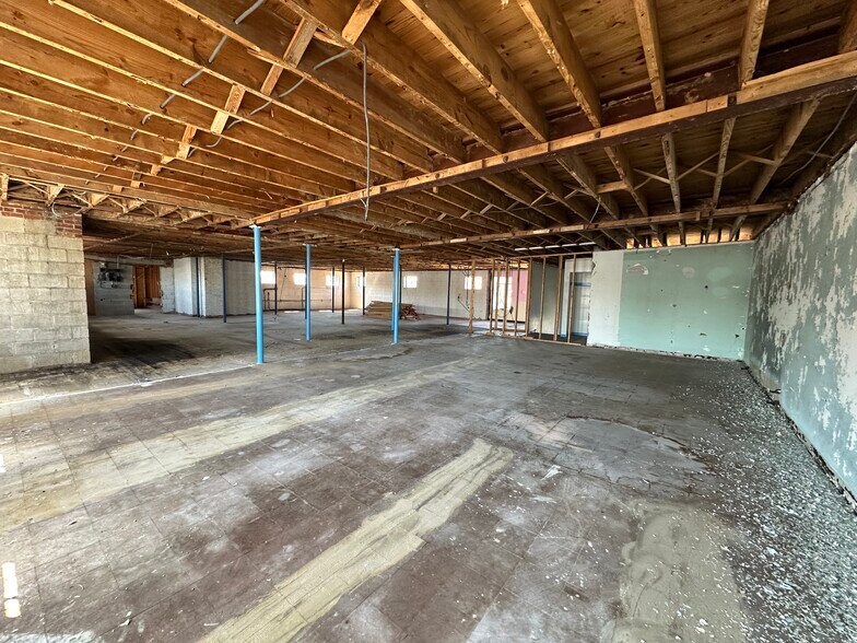 More Photos Of 511 W Franklin Blvd, Gastonia Storefront Retail Office For Sale