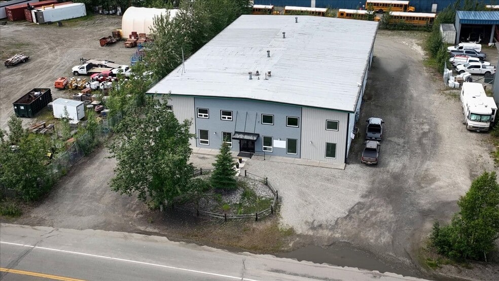 More Photos Of 3408 International St, Fairbanks Warehouse For Lease