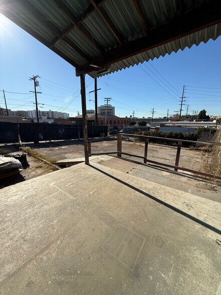 More Photos Of 401 N La Brea Ave, Inglewood Warehouse For Lease