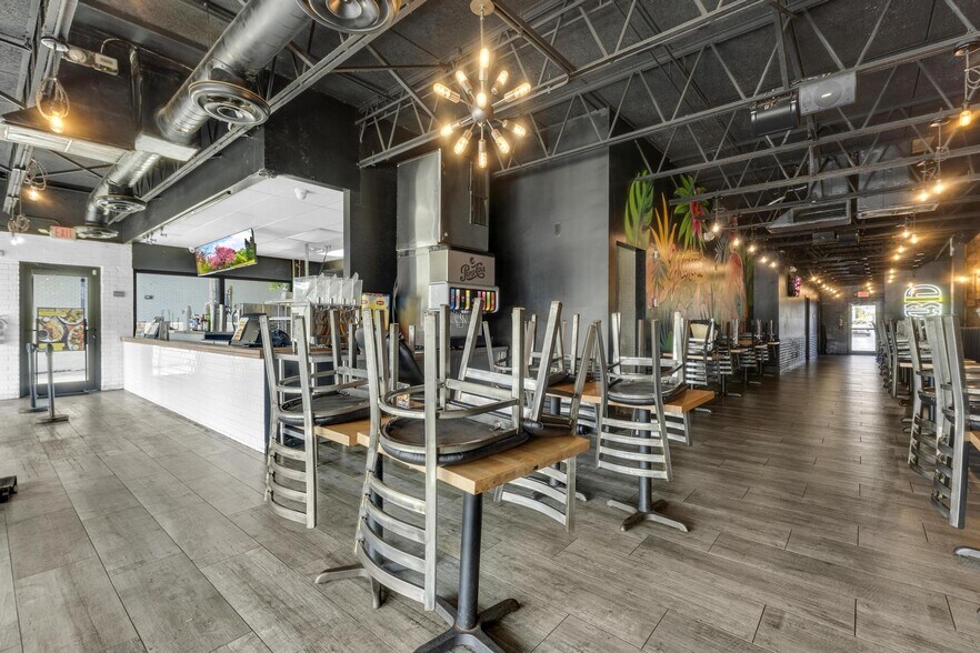More Photos Of 4950 W 12th Ave, Hialeah Restaurant For Sale